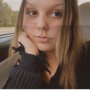 Meet your Posher, Amia